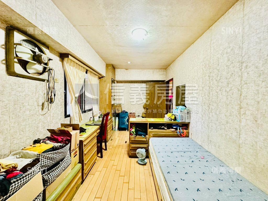 景觀正棻車位華廈房屋室內格局與周邊環境
