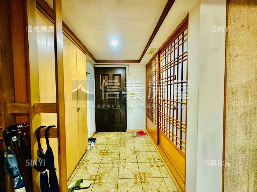 景觀正棻車位華廈房屋室內格局與周邊環境