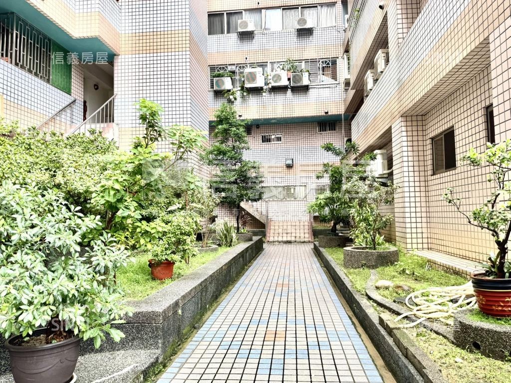 儒林傑第看樹海三房車位房屋室內格局與周邊環境