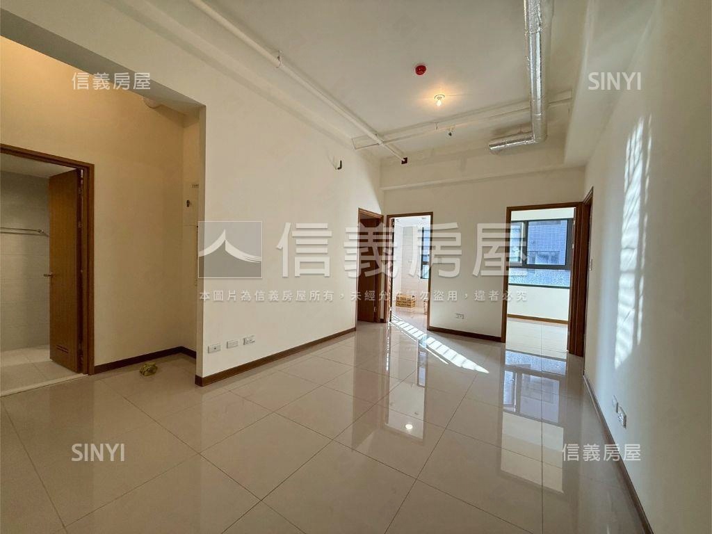 幸福成中高樓層三房平車房屋室內格局與周邊環境