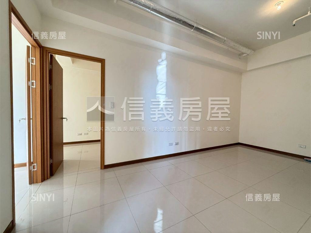 幸福成中高樓層三房平車房屋室內格局與周邊環境