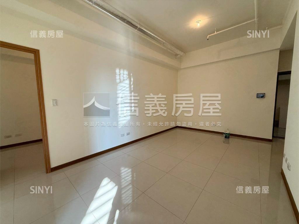 幸福成中高樓層三房平車房屋室內格局與周邊環境