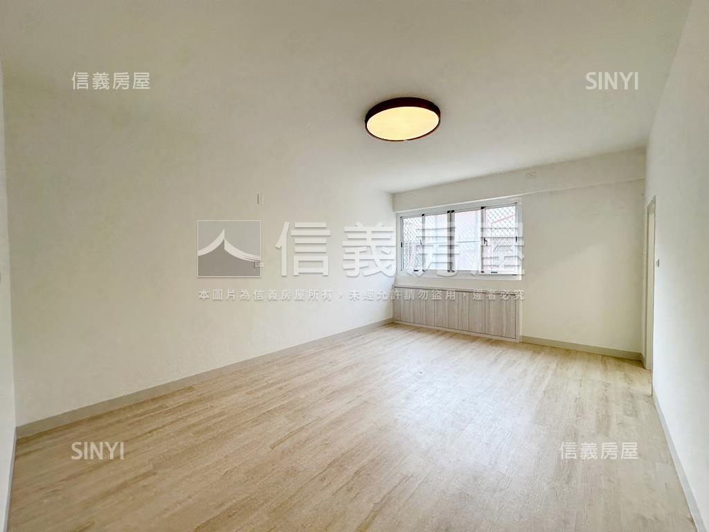 捷運百貨．採光三房房屋室內格局與周邊環境