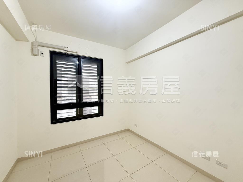 專約。屋齡約６年面寬車墅房屋室內格局與周邊環境
