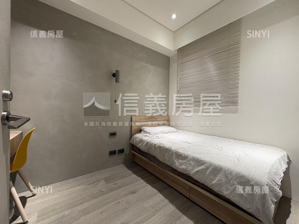 Ａ３雙捷日健頂裝４房車位房屋室內格局與周邊環境