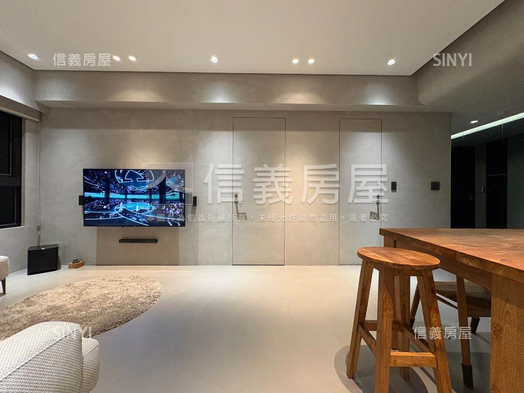 Ａ３雙捷日健頂裝４房車位房屋室內格局與周邊環境