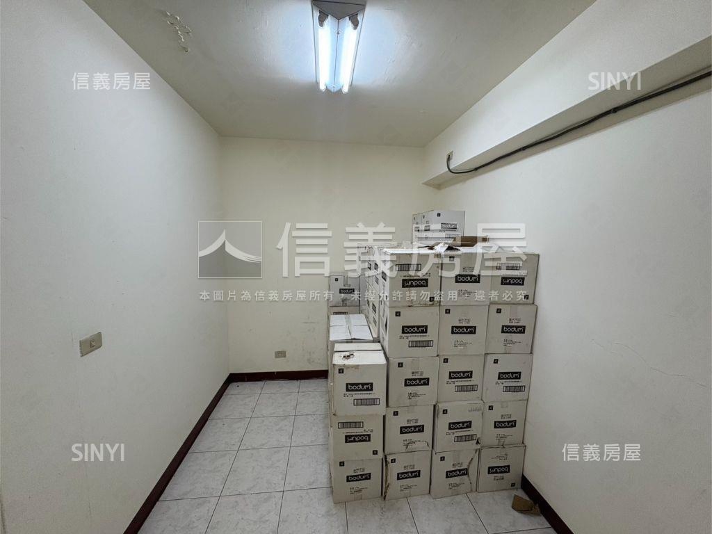 招商街黃金一樓房屋室內格局與周邊環境