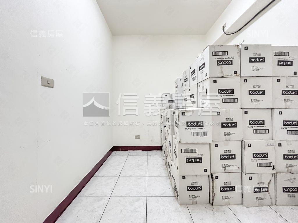 招商街黃金一樓房屋室內格局與周邊環境