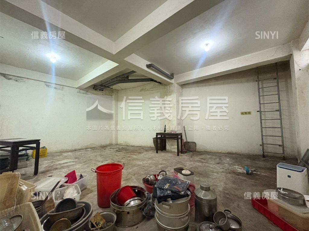 招商街黃金一樓房屋室內格局與周邊環境