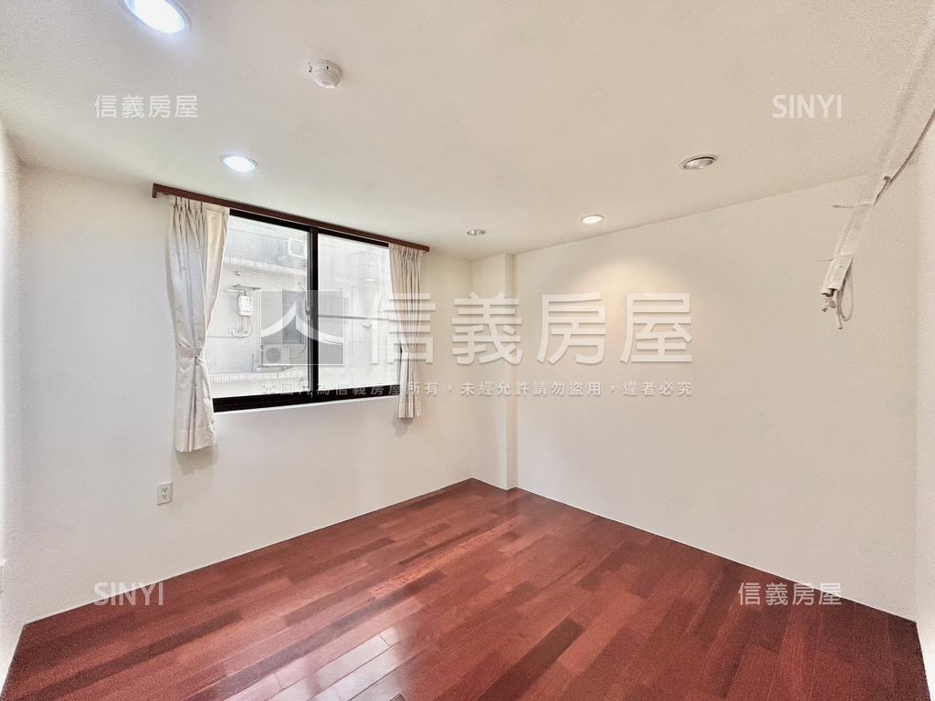 誠意出售台灣感性三房平車房屋室內格局與周邊環境