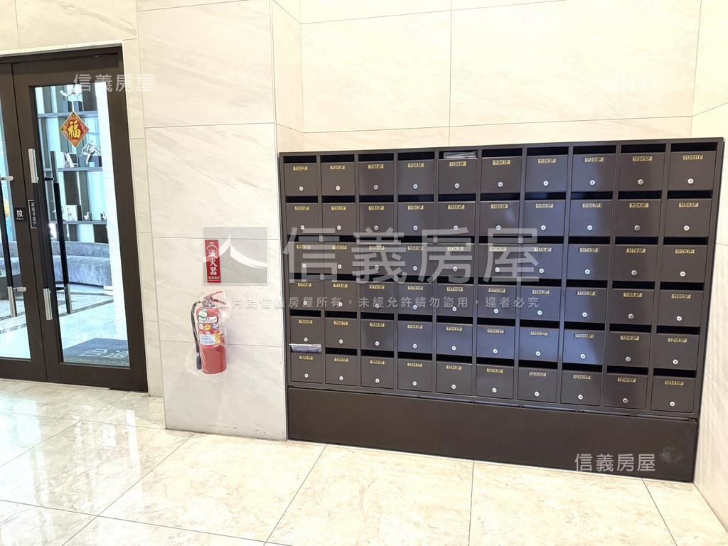 涵萃大空間２房車位房屋室內格局與周邊環境