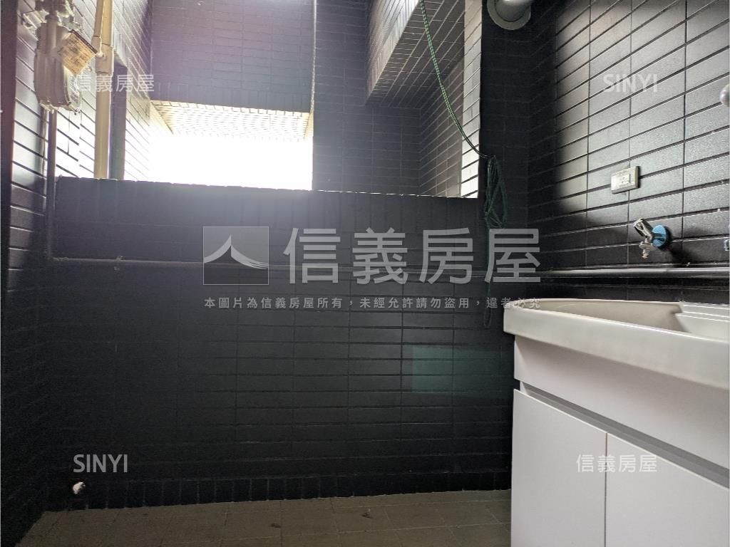 一綻視野三房平面車位房屋室內格局與周邊環境