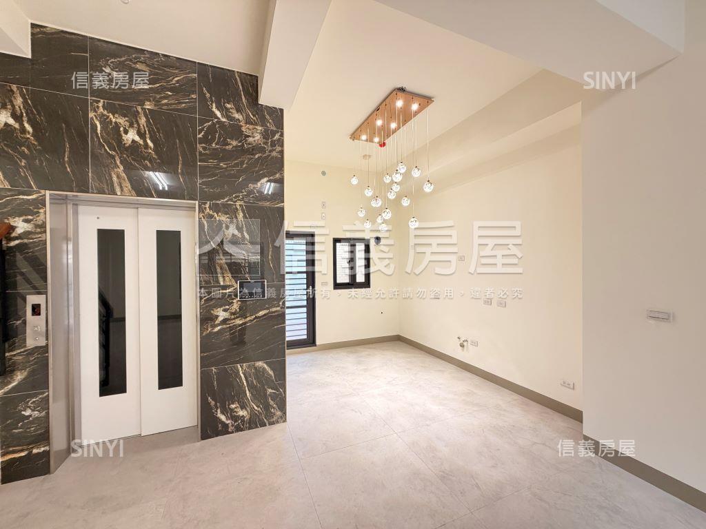 鳥松全新電梯面寬車墅房屋室內格局與周邊環境