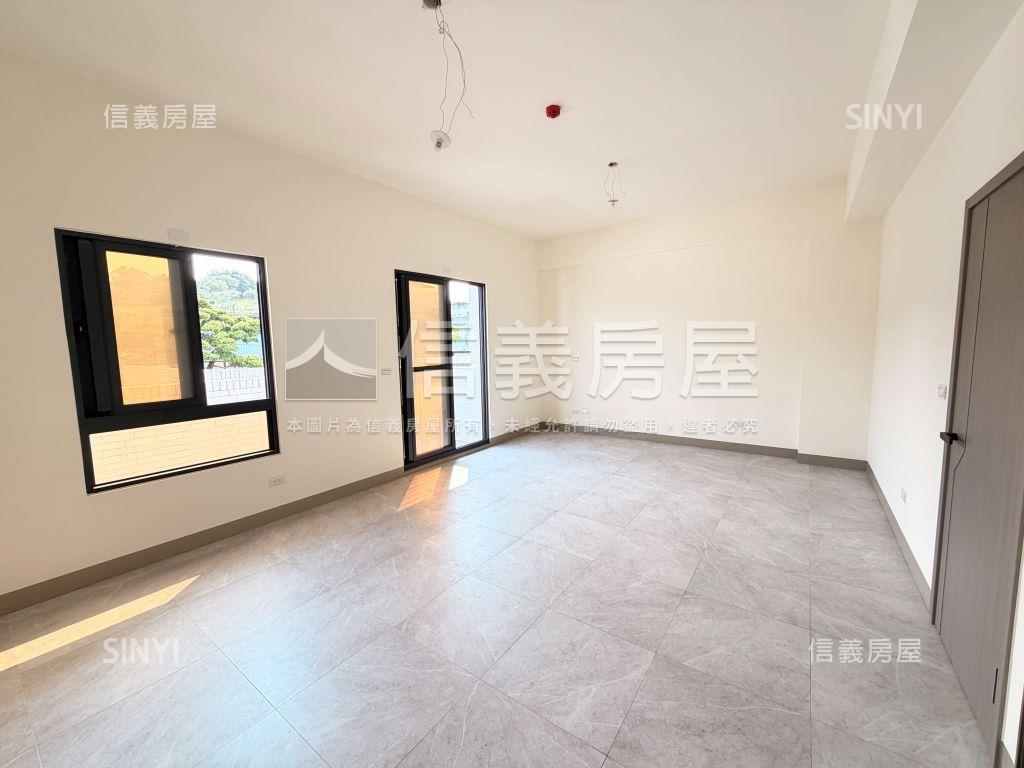 鳥松全新電梯面寬車墅房屋室內格局與周邊環境