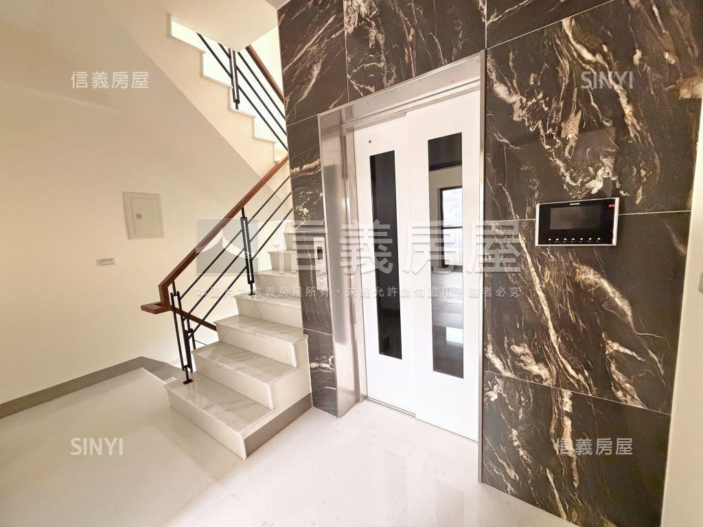 鳥松全新電梯面寬車墅房屋室內格局與周邊環境