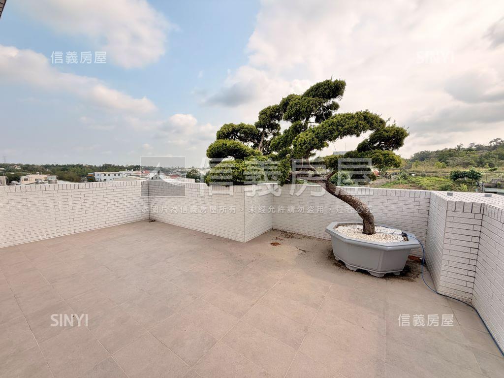 鳥松全新電梯面寬車墅房屋室內格局與周邊環境