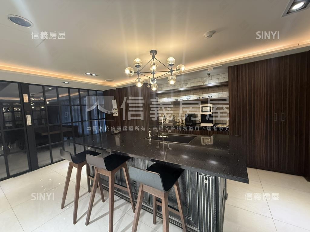 稀有！五權１０１兩房車位房屋室內格局與周邊環境