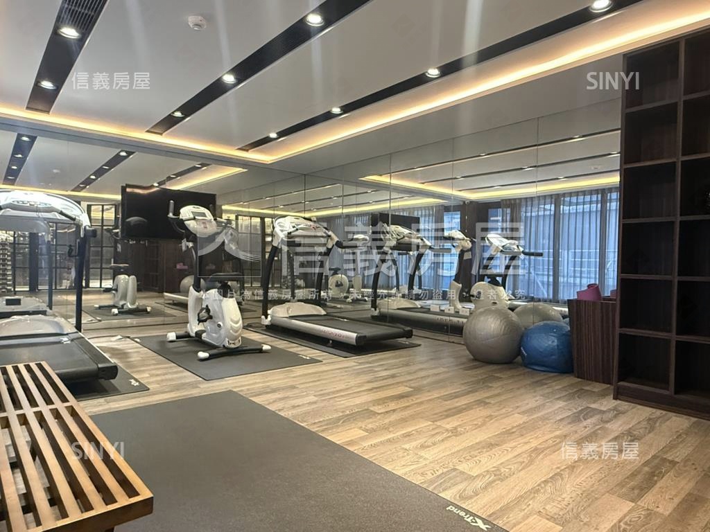 稀有！五權１０１兩房車位房屋室內格局與周邊環境