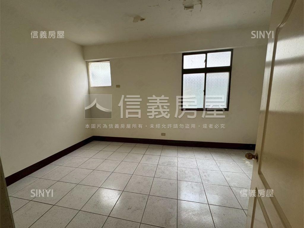 近龍潭交流道豪門大亨別墅房屋室內格局與周邊環境