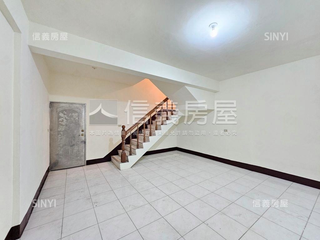近龍潭交流道豪門大亨別墅房屋室內格局與周邊環境