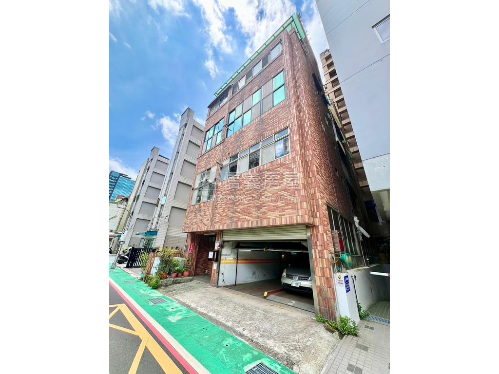 地上權便宜停車位１２號房屋室內格局與周邊環境