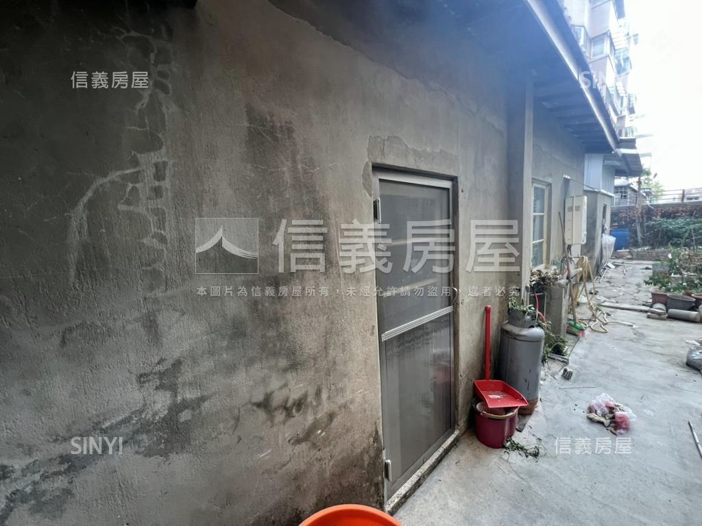 近新天地正路方正面寬店地房屋室內格局與周邊環境