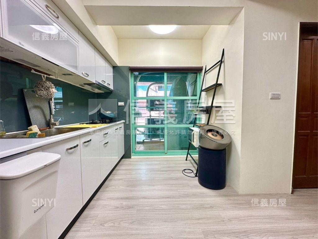 陽光歌德裝潢三房平車房屋室內格局與周邊環境
