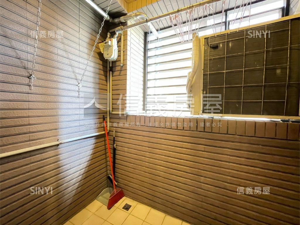 風華挑高兩房帶坡平車位房屋室內格局與周邊環境