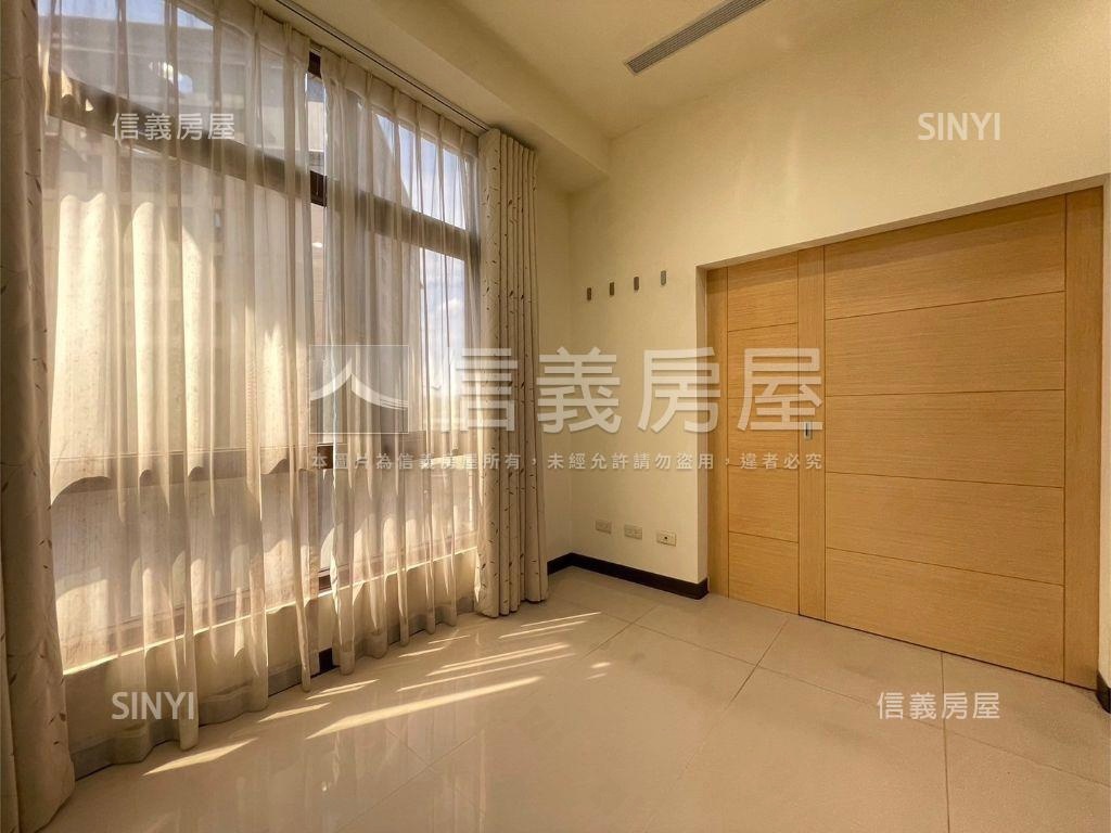 風華挑高兩房帶坡平車位房屋室內格局與周邊環境