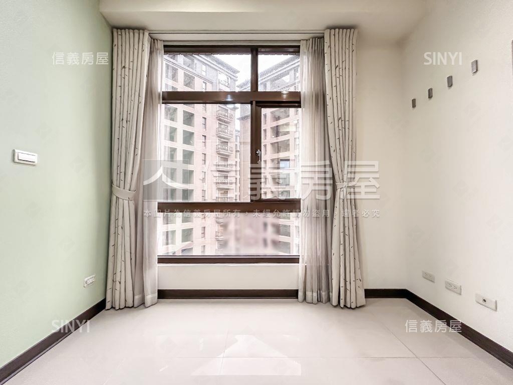 風華挑高兩房帶坡平車位房屋室內格局與周邊環境