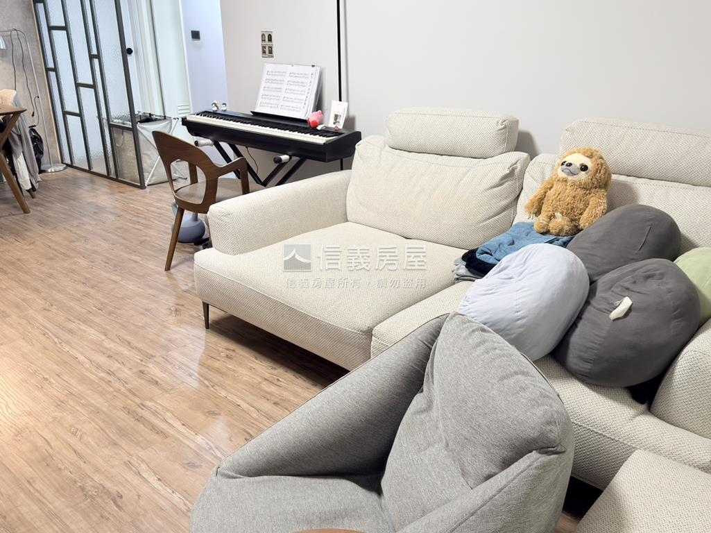 仁愛國曉三房平面車位房屋室內格局與周邊環境