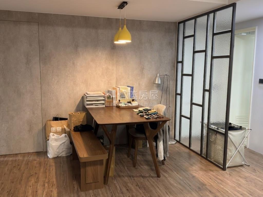 仁愛國曉三房平面車位房屋室內格局與周邊環境