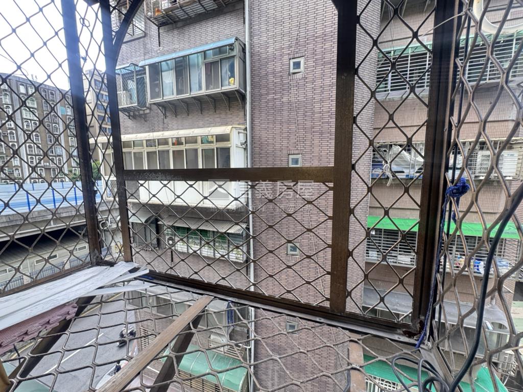 中山百年美套房房屋室內格局與周邊環境