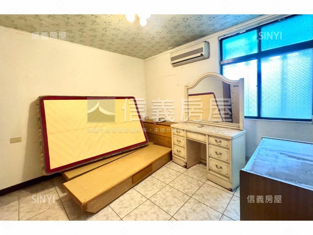 正文化路透天金店面房屋室內格局與周邊環境