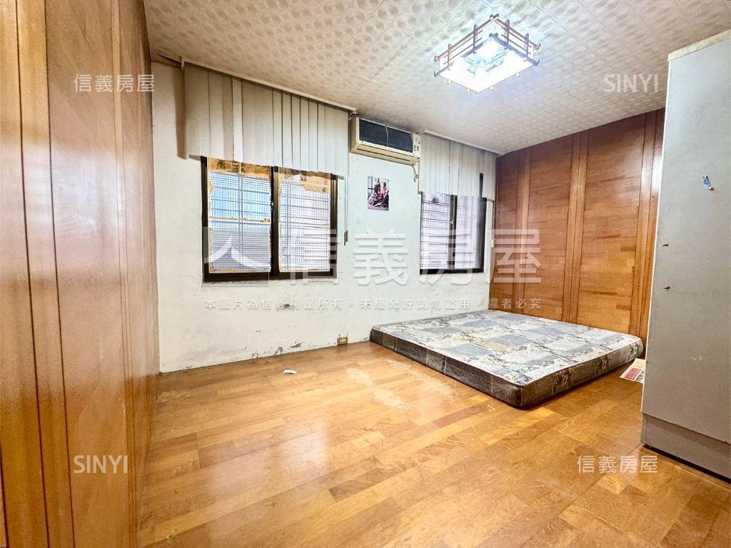 正文化路透天金店面房屋室內格局與周邊環境