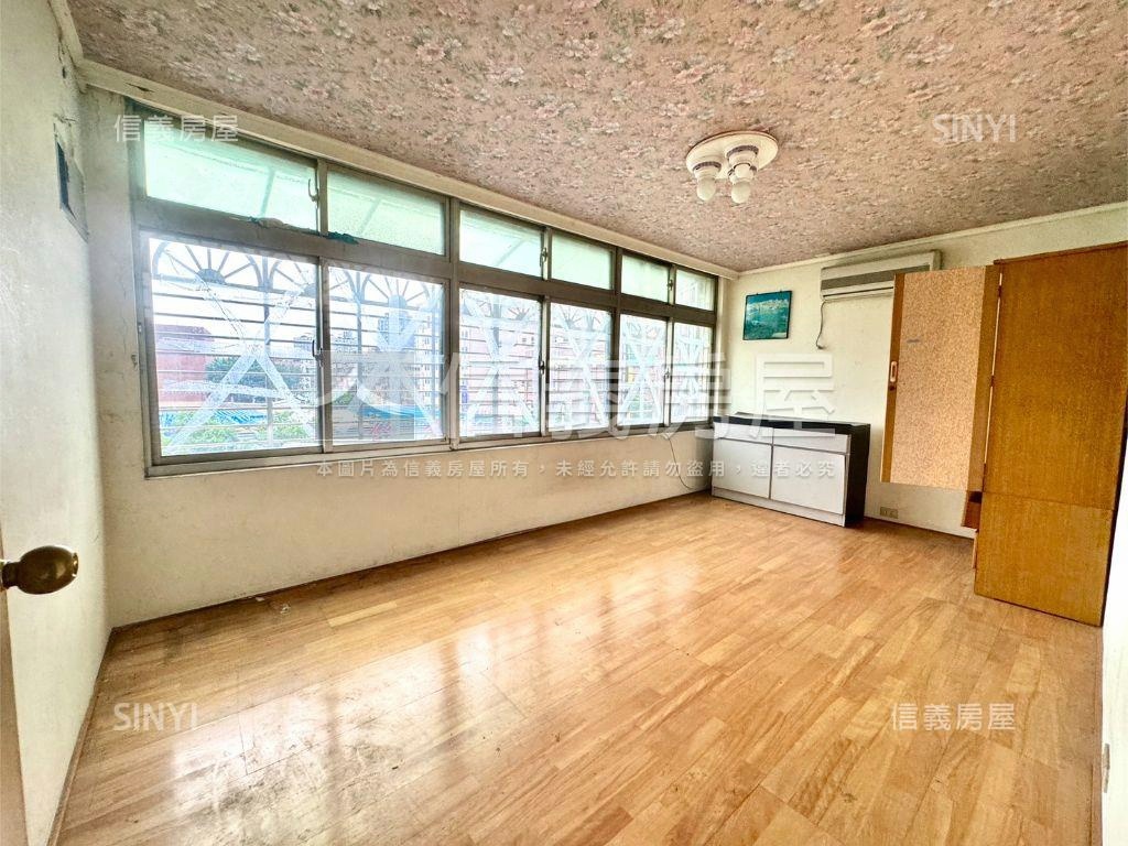 正文化路透天金店面房屋室內格局與周邊環境