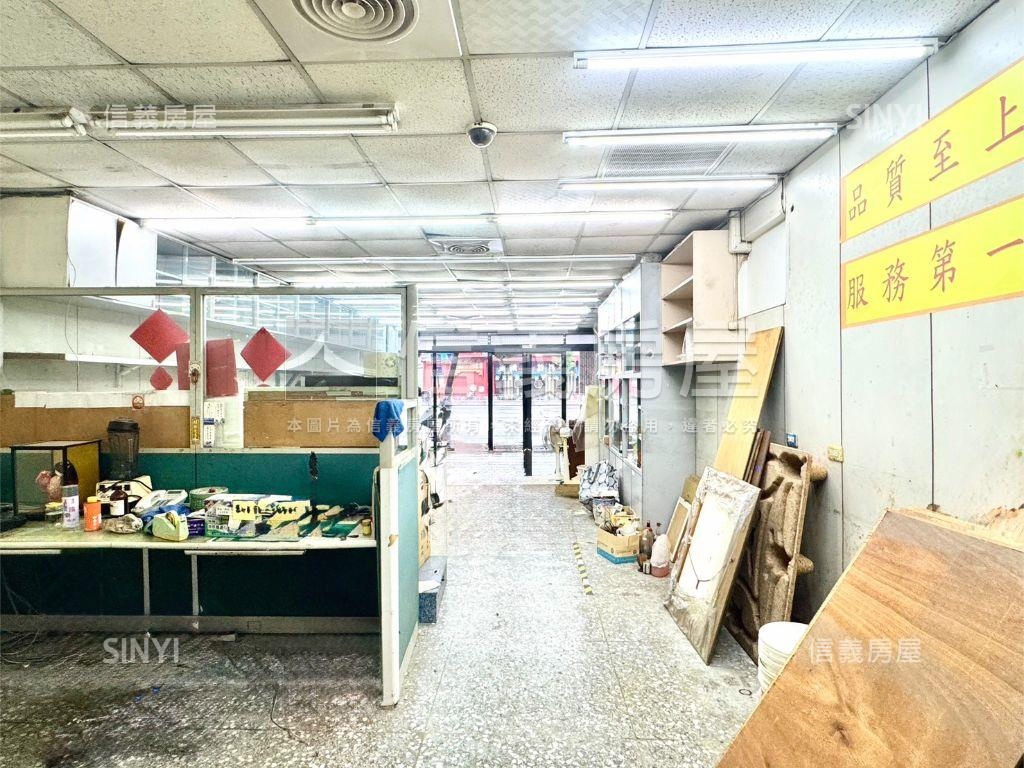 正文化路透天金店面房屋室內格局與周邊環境