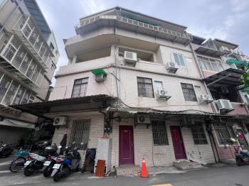 土持大透天門前停車方便