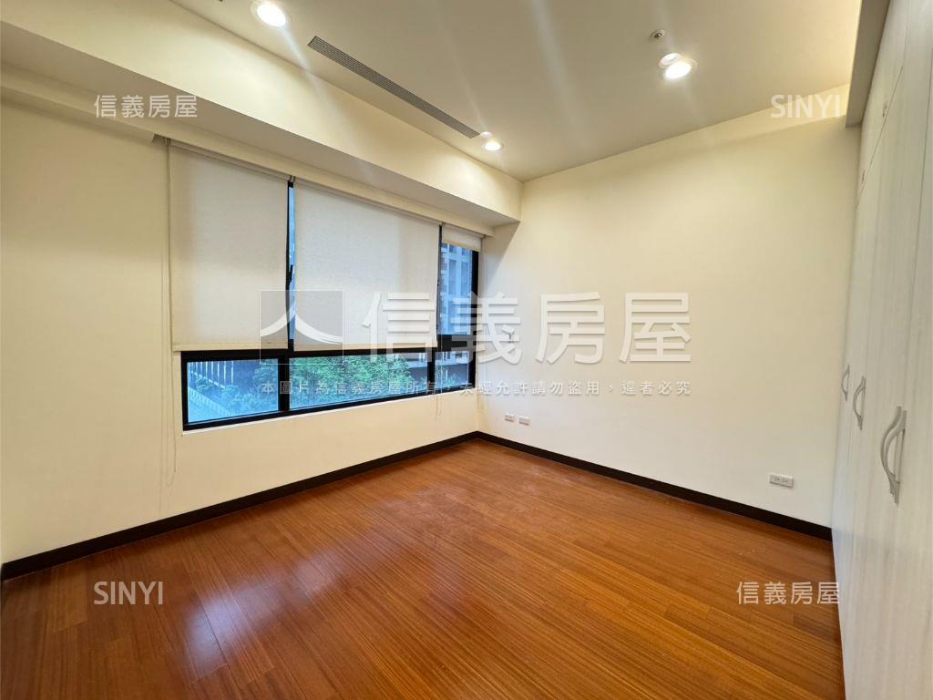 巴黎公園４樓看樹梢房屋室內格局與周邊環境