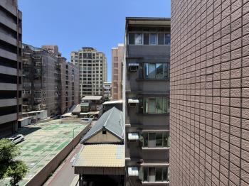 首購民權路健康公寓