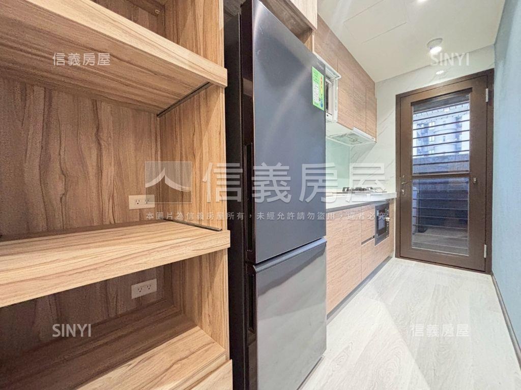 國鉅時尚兩房車位房屋室內格局與周邊環境