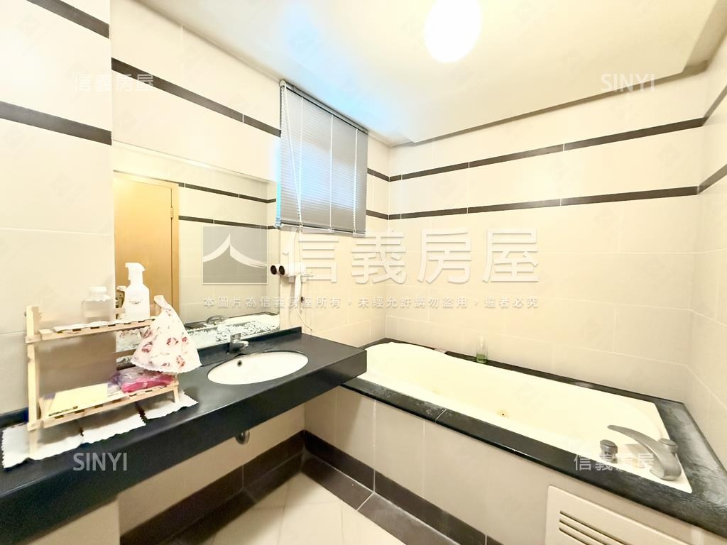 義大旁舒適漂亮車墅房屋室內格局與周邊環境