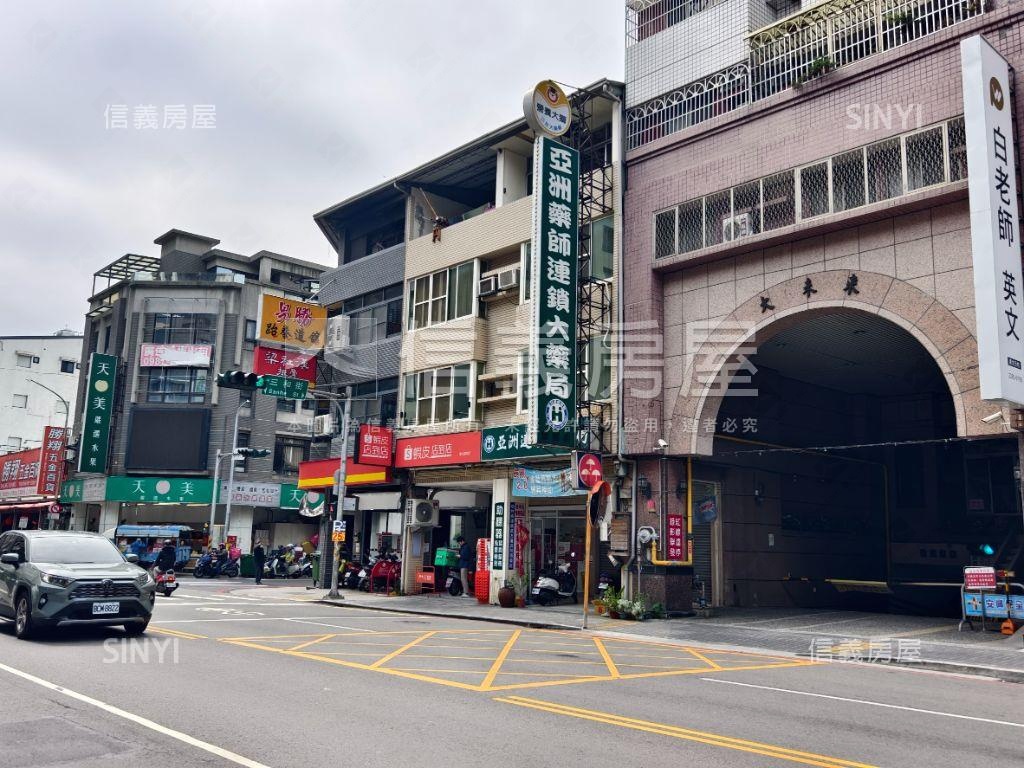 正黎明路燙金店面房屋室內格局與周邊環境