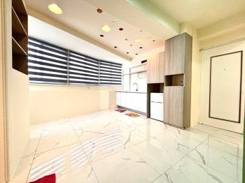 極品✪向上市場旁兩房車位