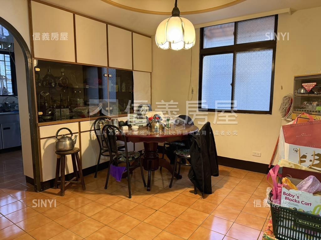 石牌低樓層方正美寓房屋室內格局與周邊環境