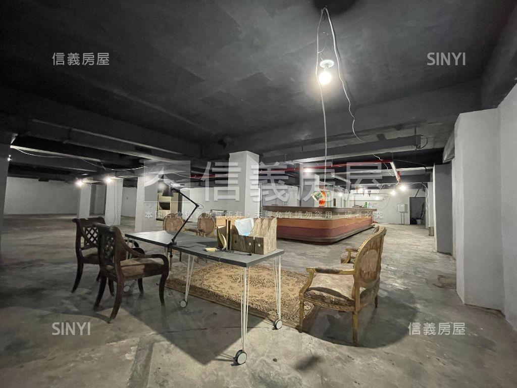 民生社區稀有百坪地下店面房屋室內格局與周邊環境