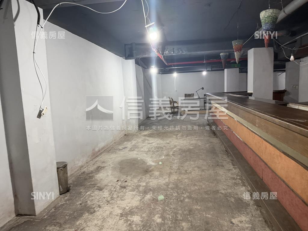 民生社區稀有百坪地下店面房屋室內格局與周邊環境