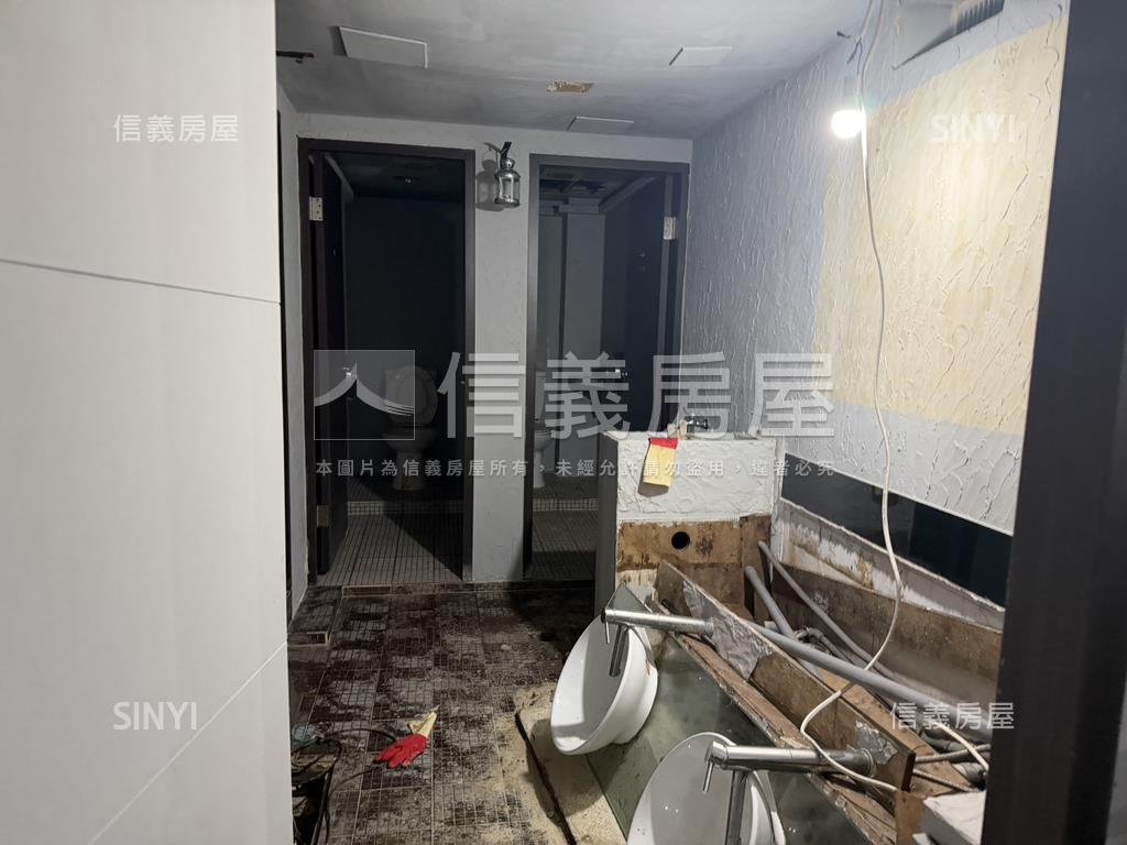 民生社區稀有百坪地下店面房屋室內格局與周邊環境
