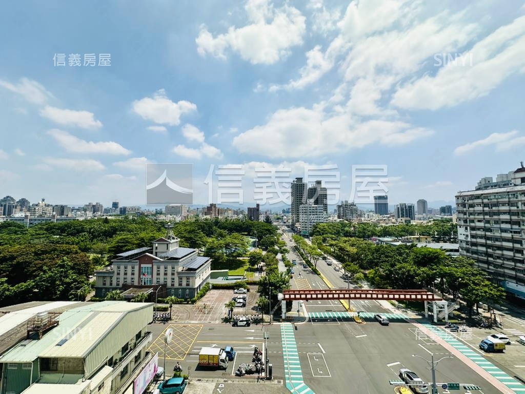 近健康公園大三房附車位房屋室內格局與周邊環境
