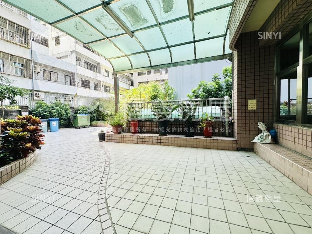 近健康公園大三房附車位房屋室內格局與周邊環境